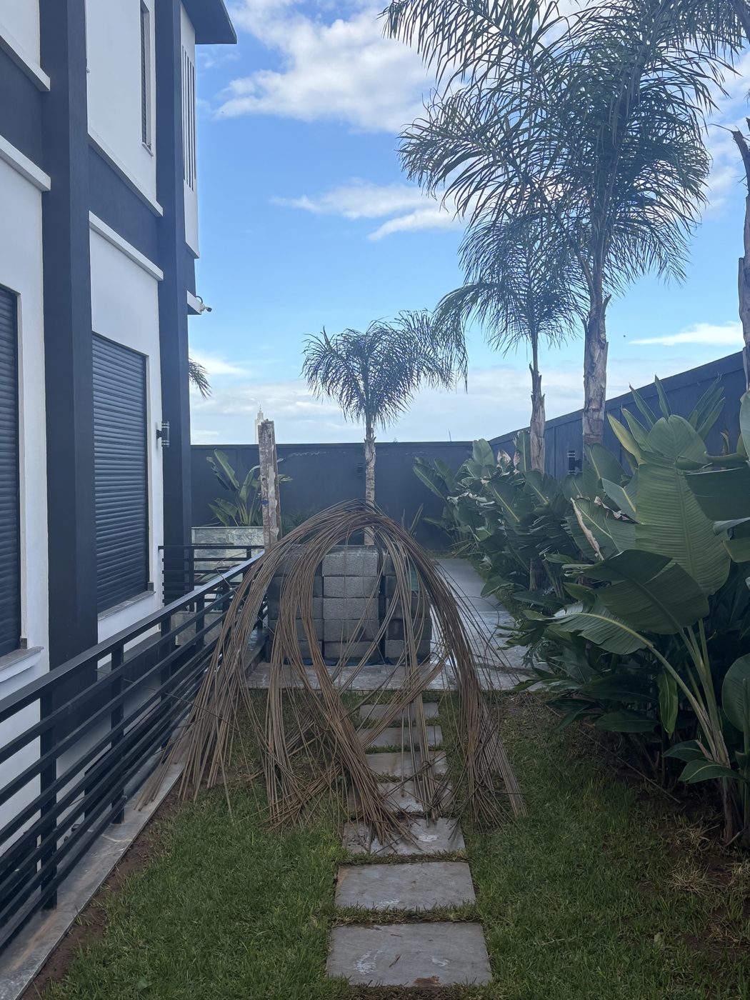 Villa Bouskoura  -  Aménagement extérieur et cheminement jardin